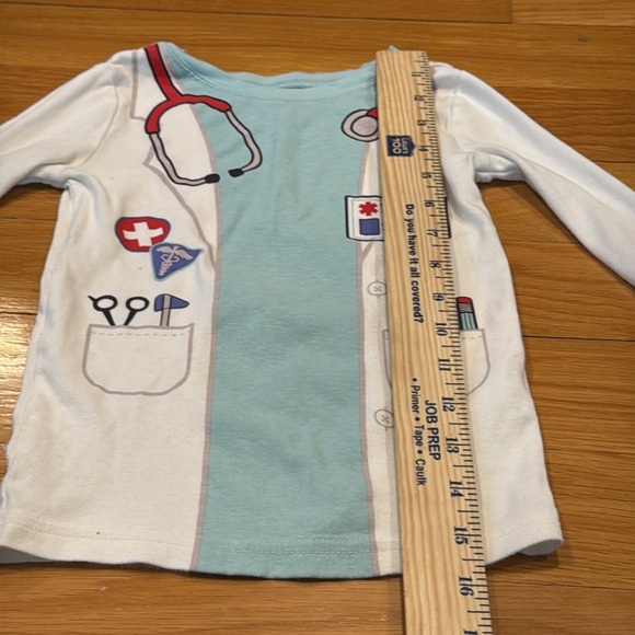Old navy unisex doctor two pieces sleep set size 5T . - Picture 7 of 10